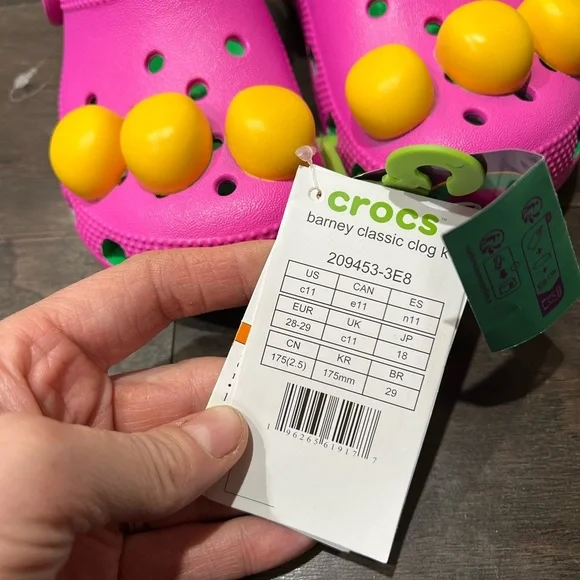 New CROCS c11 Barney “I Love You, You Love Me” Limited Edition Classic Clogs - Picture 6 of 8